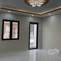 Hẻm 161 Lạc Long Quân Quận 11_Nhà Mới 2 Tầng ( 2 Phòng Ngủ 2Wc) _Ngang 4M Dài 10M_ Sát Hẻm Ô Tô_Nhỉnh 4 Tỷ