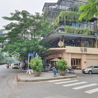 Hàng Cực Hiếm!Nhà Mặt Phố Nguyễn Văn Cừ,Lô Góc,140M2-3 Tầng, Giá Bán 32 Tỷ.