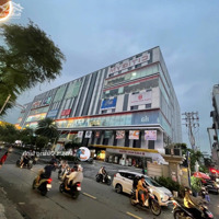 Bên Cạnh Vạn Hạnh Mall. Mặt Tiền Đường Sư Vạn Hạnh. Dt: 4,5X18M. 4 Lầu Thang Máy. 37 Tỷ , Quá Hiếm