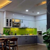 Chính Chủ Cần Bán Căn Góc 3 Ngủ 156.4M2, View Cv Hòa Bình, Đường Pvđồng, Tòa Oct3A Resco Cổ Nhuế