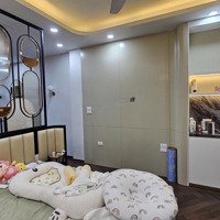 Bán Nhà Hồng Tiến , Bồ Đè , Long Biên . 63M2*5T , 14.9 Tỷ . Thang Máy , Ô Tô 7 Chỗ Vào Nhà .