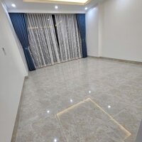 Cho thuê tòa nhà mới ở Dương Khuê 68m2 x 6.5 tầng làm trung tâm tiếng, SPA, VP