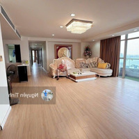 Chính Chủ Bán Căn 4 Phòng Ngủ235M2 Chung Cư Water Mark Tây Hồ Full Đồ, Tầng Cao View Hồ Tây, Sổ Lâu Dài