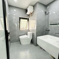 Cực Hiếm Bán Nhà Tập Thể Mới Đẹp Phố Quỳnh Mai 60M2, 2 Thoáng, Ô Tô Đỗ Cầu Thang, Giá Bán 2,76 Tỷ