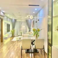 Bán nhanh 2 ngủ full nội thất luxury sang chảnh tại goldmark