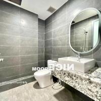 Siêu phẩm căn hộ dịch vụ 2 phòng ngủ 1 wc 70m2 full nội thất ngay mặt tiền Nguyễn Xí Q. Bình Thạnh