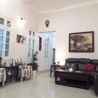 Chính Chủ Bán Nhà Biệt Thự Hồng Tiến, Long Biên.diện Tích123M2, 3Tầng, Giá Bán 18.9 Tỷ. Tặng Full Nội Thất