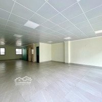 Cần Cho Thuê Tầng Văn Phòng Kdt Vạn Phúc City Giá 13 Triệu/Th 7X20M Có Thang Máy Liên Hệ: 0902 919 412