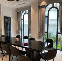 Cho Thuê Căn Biệt Thự Vip Sao Biển 150M2, 3 P. Ngủ, Full Đồ, Thang Máy , 30 Triệu/Tháng Vinhomes Gia Lâm