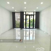 Văn Phòng 35M2 Vạn Phúc City Có Ban Công, Thang Máy Máy Lạnh, Wc Riêng, Hầm Để Xe Free. Giá Rẻ 6 Tr