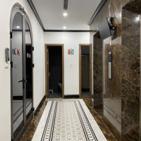 Bán Toà Nhà Cho Thuê Văn Phòng Vị Trí Vip Trung Tâm Cầu Giấy, 8 Tầng Nổi, 1 Penhouse Cao Cấp