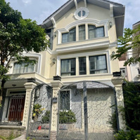 Cho Thuê Biệt Thự Đơn Lập Phú Mỹ Hưng
Vị Trí : Nam Long 3 - Phạm Thái Bường Q7