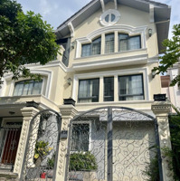 Cho Thuê Biệt Thự Đơn Lập Phú Mỹ Hưng
Vị Trí : Nam Long 3 - Phạm Thái Bường Q7