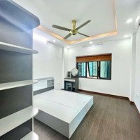 Cần Tiền Bán Gấp Căn Nhà 35M X 5 Tầng Ngay Gần Gã 6 Ô Chợ Dừa.