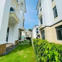 Villa Song Lập Verosa Park,Diện Tích17X14M, Nhà Thô Sân Vườn Rộng, Đường 20M, Sổ Hồng Sẵn, Giá Bán 28 Tỷ