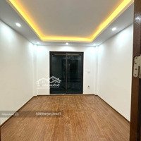 Cầu Tó - Hữu Hoà Nhà 33M2 5 Tầng + Cách 3M Ra Đường Oto Thông Tứ Phía , Gần Chợ ,Trường Học