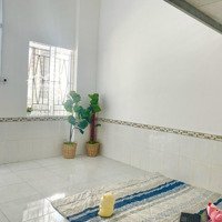 Cho Thuê Phòng Trọ 35M2, Gác Cao K Đụng Đầu,Ở Đc Đông,Cửa Sổ Thoáng Gần Ngã Tư Thủ Đức, Lê Văn Việt