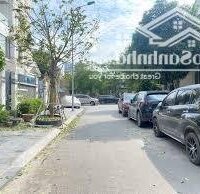 Chính chủ cần bán gấp biệt thự TT3 khu đô thị Thành Phố Giao Lưu  209m2, nhà 2 mặt đường