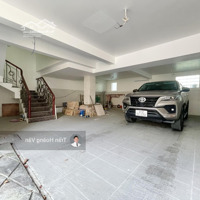 Villa 200M2 Khu Hồng Long, Hiệp Bình, 1 Hầm 2 Tầng Áp Mái, Thích Hợp Mở Spa, Công Ty.