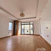 Bán Nhà Phố Trần Đại Nghĩa,Thang Máy ,Lô Góc 2 Mặt Ngõ,Cực Nông 18M Ra Mặt Phố,40M2,Hơn 7 Tỷ .