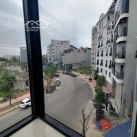 Cho Thuê Gấp Văn Phòng 270M2, 90 Triệu Tại Phố Hồng Tiến, Long Biên