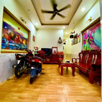 Nhà 2Mt Ô Tô Đậu Cửa, Sát Dg Linh Trung, Đối Diện Công Viên, 3 Tầng, 100M2 Hoàn Công, Chỉ 65 Triệu/M2
