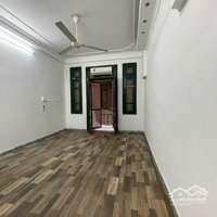 Nhà Phố Giáp Bát .Nhà Dân Xây 4 Tầng -3 Ngủ. Đủ Công Năng Giá Hơn 5 Tỷ