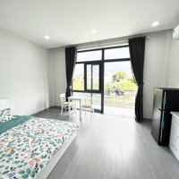 Căn Hộ Mặt Tiền View Sông Ban Công Lớn Đầy Đủ Nội Thất Hoàng Sa Q3 Gần Cầu Trần Quang Diệu