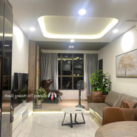 Căn Góc, Nội Thất Cao Cấp, View Sông, Sala, 3 Phòng Ngủmặt Tiềnbến Vân Đồn, Giáp Phố Tài Chính Q1, Ở Ngay.