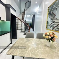 Chính Chủ Gửi Bán Nhà Đường Láng, 42M2 5T, Thang Máy, Ngõ Nông, Full Đồ Ở Ngay