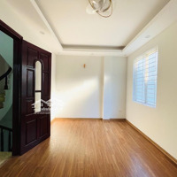 Bán Gấp Nhà Phố Minh Khai 30M2, Lô Góc Thoáng Sáng, Ngõ Thông Nông Gần Phố, Dân Xây Kiên Cố