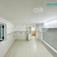 Căn Hộ Hơn 50M2, 2 Phòng Ngủngay Ngã Tư Thủ Đức, Cách Spkt, Đh Ngân Hàng, Cđ Công Nghệ Tđ, Hutech Chỉ 5P