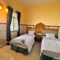 Bán Homesstay 3 Tầng Sát Biển Non Nước.diện Tích142M2. 10 Phòng Khép Kín. Doanh Thu Ổn Định.