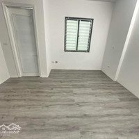 Đê La Thành, Đống Đa.diện Tích35M2 X 5 Tầng, Giá Nhỉnh 5 Tỷ.