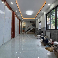 Bán Nhà Mặt Phố Đường Trịnh Đình Trọng, 9,8 Tỷ Vnd, 70M2 - Hàng Độc Tại Hồ Chí Minh