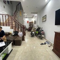 Bán Nhà Phân Lô Hoàng Quốc Việt, Cầu Giấy, Vỉa Hè, Ô Tô Tránh, 30M Ra Phố To, 41M2,Mặt Tiền4M, 15.6 Tỷ