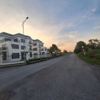 Cần Bán Liền Kề Minh Đức - Vista City Mê Linh Đường 20,5M View Vườn Hoa Giá 4X Tỷ Liên Hệ: 0988.157.385