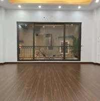 Cho Thuê Nhanh Nhà Siêu Đẹp Tại Nguyễn Chí Thanh, Diện Tích: 90M2X5T, Ô Tô Đỗ Cửa .Giá Thuê Chỉ 25 Triệu/Tháng