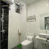 Cho Thuê Nhanh Nhà Siêu Đẹp Tại Nguyễn Chí Thanh, Diện Tích: 90M2X5T, Ô Tô Đỗ Cửa .Giá Thuê Chỉ 25 Triệu/Tháng