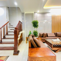 Siêu Phẩm Hoàng Quốc Việt, 50M2, Nhà Đẹp , Full Nội Thất, Giá Bán 8.65 Tỷ