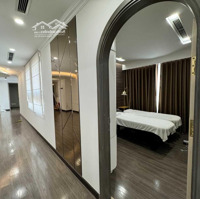 Cho Thuê 4 Căn Đập Thông, Diện Tích 180M2 Có Đồ Như Ảnh, Phù Hợp Làm Văn Phòng, Spa. D''capitale