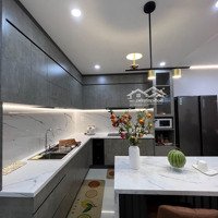 Xã Hàng Cuối Năm Chỉ Có Tại Kingston, Phú Nhuận, 83M2 2Pn= 18 Triệu, Liên Hệ: 0934 144 525