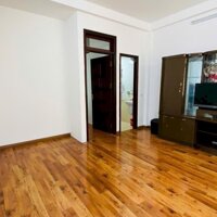 Cho thuê nhà nguyên căn 40m2 x 5 tầng tại ngõ 6 phố Vĩnh Phúc Ba Đình