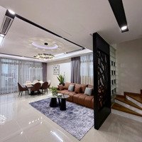 Bán Căn Hộ Duplex Starhill Phú Mỹ Hưng Quận 7 -Diện Tích132M2, 2Pn