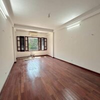 Cho thuê nhà Ô Đồng Lầm, Đống Đa, 100m2 x 6T, view hồ, ô tô đỗ cửa giá 35tr