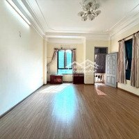 Cực Hiếm Trung Tâm Ba Đình Phố Ngọc Hà, Lô Góc, Chỉ 6,8 Tỷ, 42 M2 5 Tầng