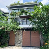 Bán Villa Sân Vườn. 3 Tầng ( Diện Tích: 200M2) Cc Bộ Công An Quận 2. Giá Bán 32 Tỷ. Liên Hệ: 0901882939