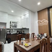 Bán Nhà Nguyễn Văn Cừ , Gia Thụy , Long Biên . 60M2*5T , 9,75 Tỷ . Lô Góc 2 Thoáng , Ô Tô 16C Qua .