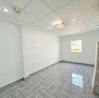 Nhà Gần Sân Bay 3,5X15M Có 3 Phòng Ngủ 1 Vệ Sinhsẵn Máy Lạnh Giá Chỉ 10 Triệu