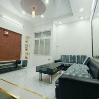 Phố Siêu Vip Vị Trí Đắc Địa Hai Bà Trưng Nhà Đẹp Lên Sóng Ô Tô Tránh Kinh Doanh Ngày Đêm.